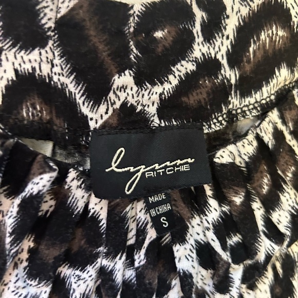 Lynn Ritchie animal print 3/4 sleeve pullover blouse top Sz-S.   T18 - Picture 6 of 10